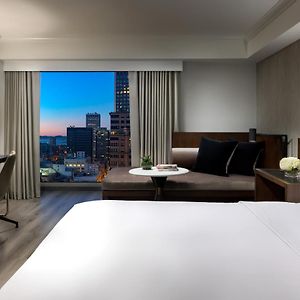 Club King Room